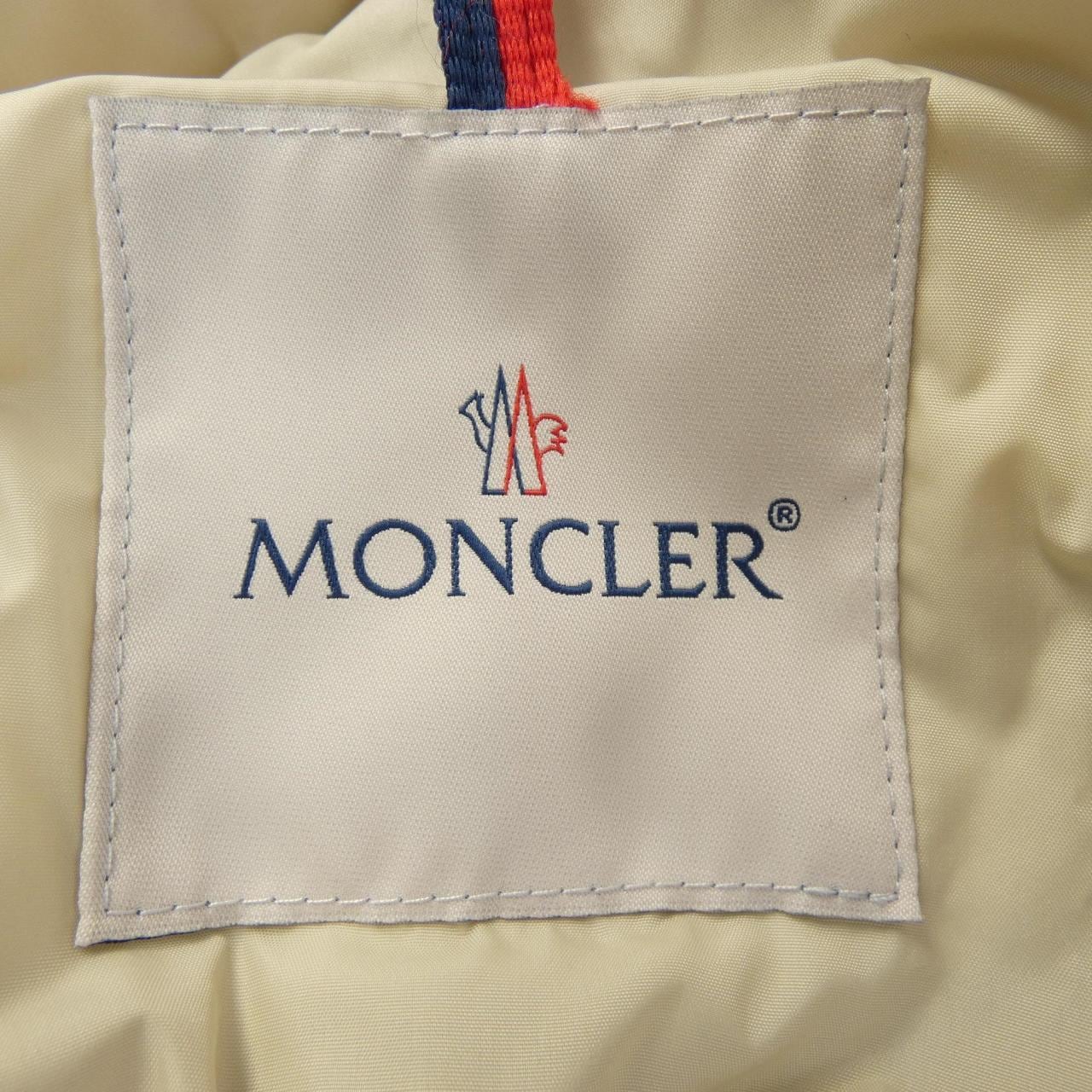 モンクレール MONCLER ダウンジャケット
