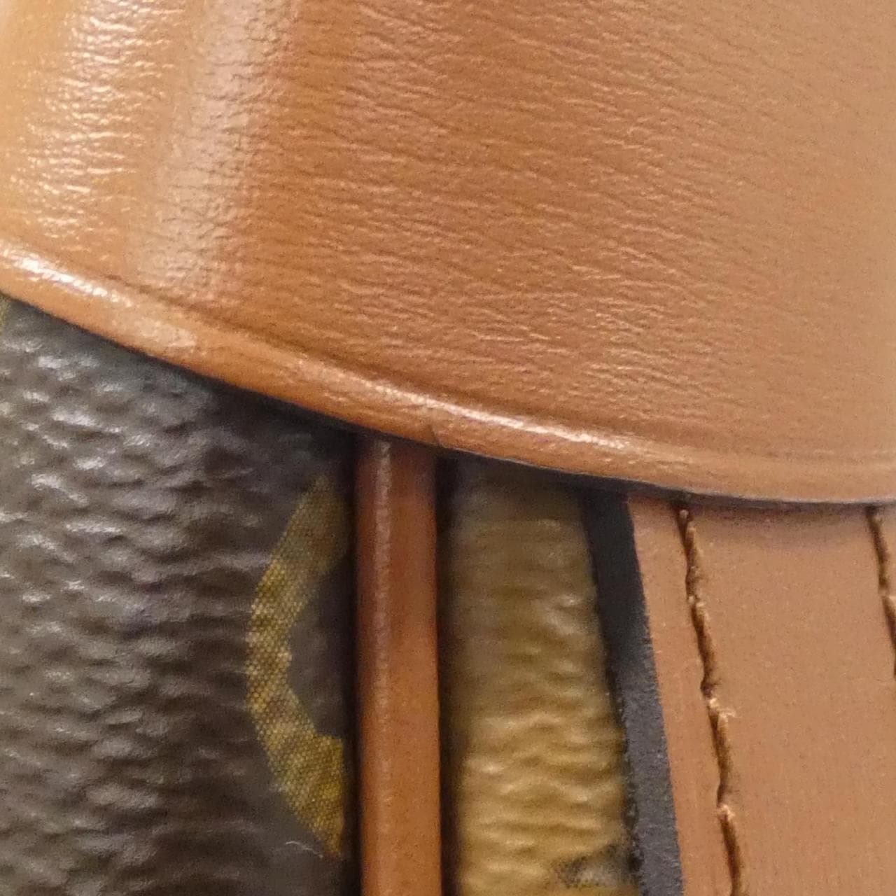 ルイヴィトン モノグラム リバース ループ ホーボー M46311 ショルダーバッグ