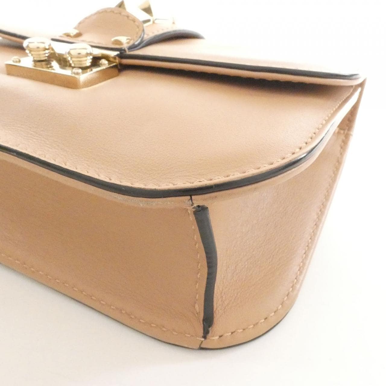 ヴァレンティノガラヴァーニ KW0B0312VIT ショルダーバッグ