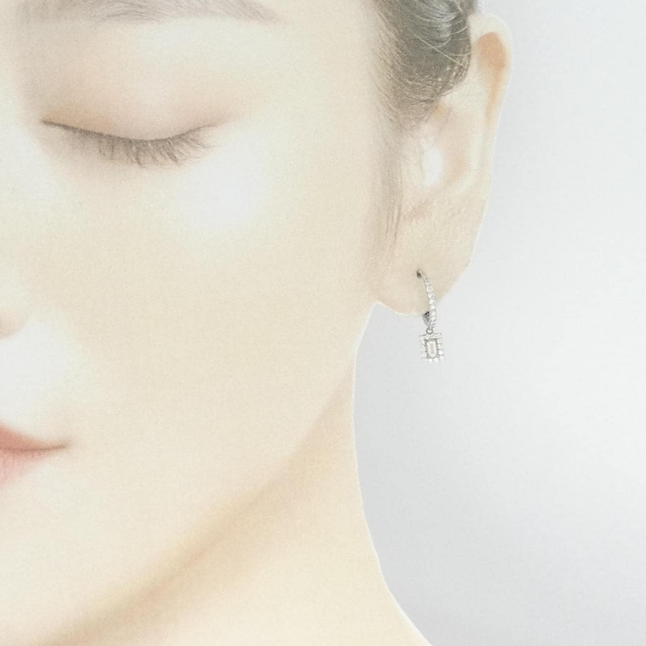 [BRAND NEW] PT900 Diamond earrings 0.50CT