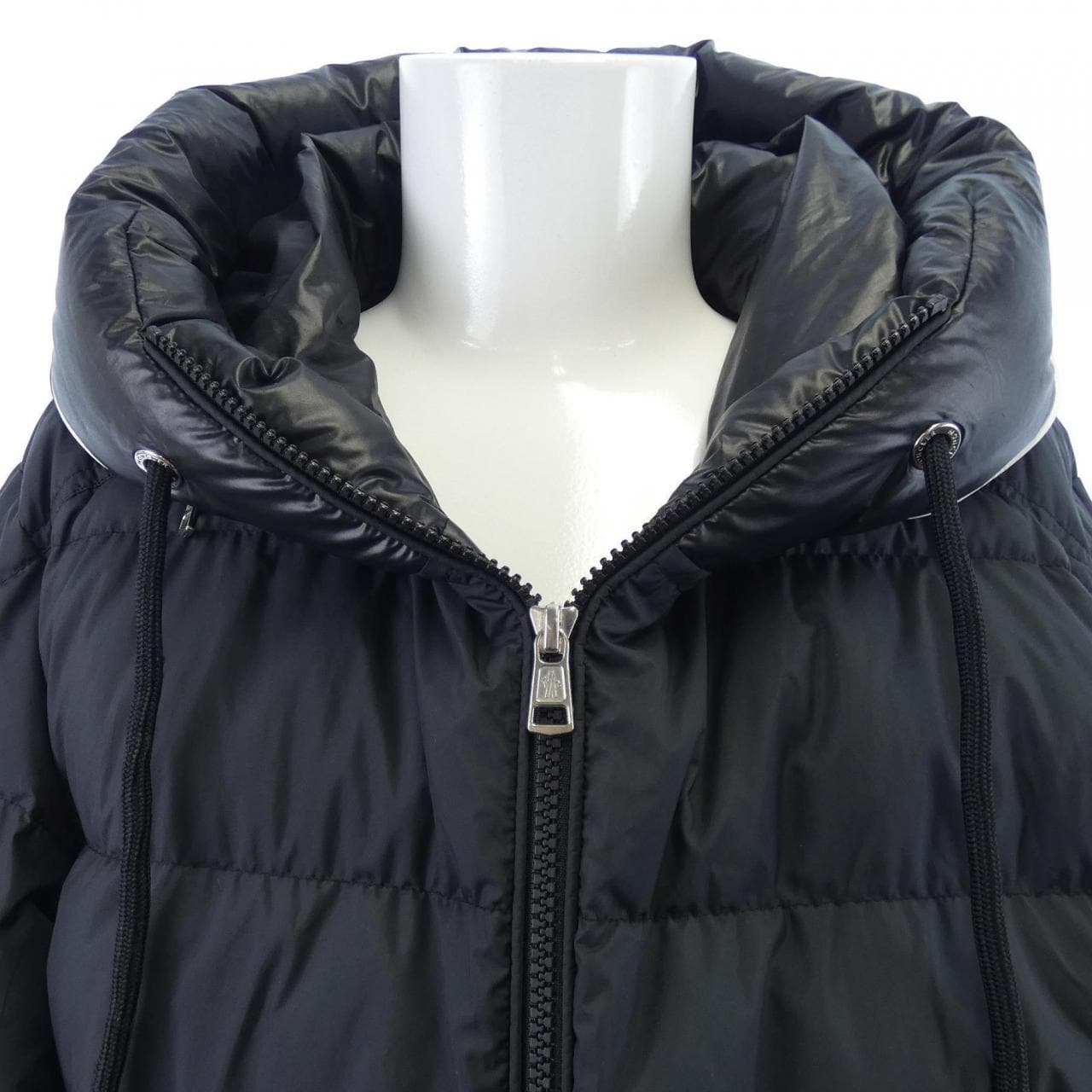 モンクレール MONCLER ダウンジャケット