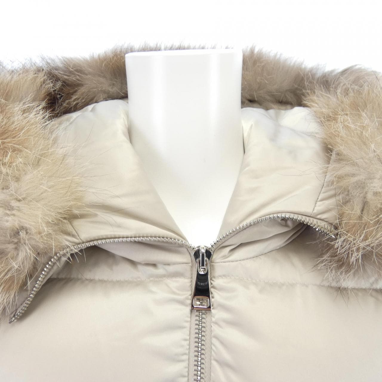 モンクレール MONCLER LEERSIE ダウンコート