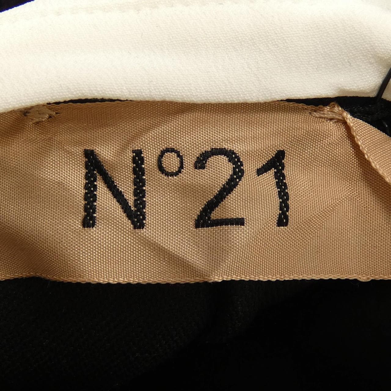 ヌメロヴェントゥーノ N°21 P24IN2M H0223063 ワンピース