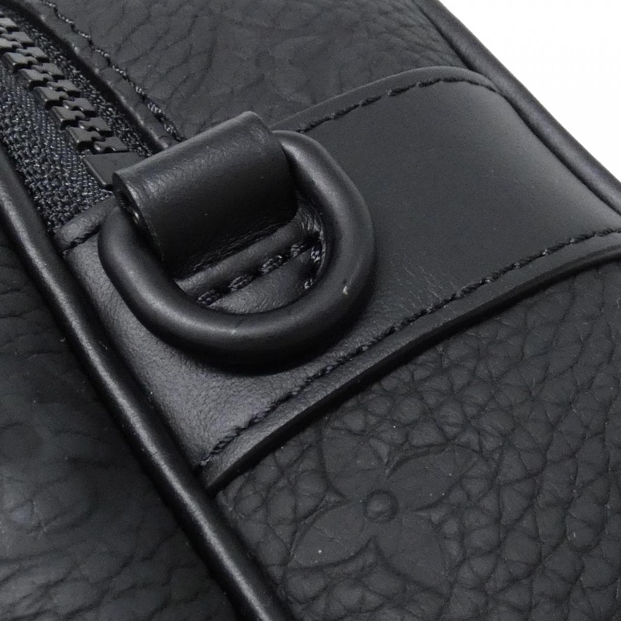 ルイヴィトン トリヨン モノグラム Sロック メッセンジャー M58489 ショルダーバッグ