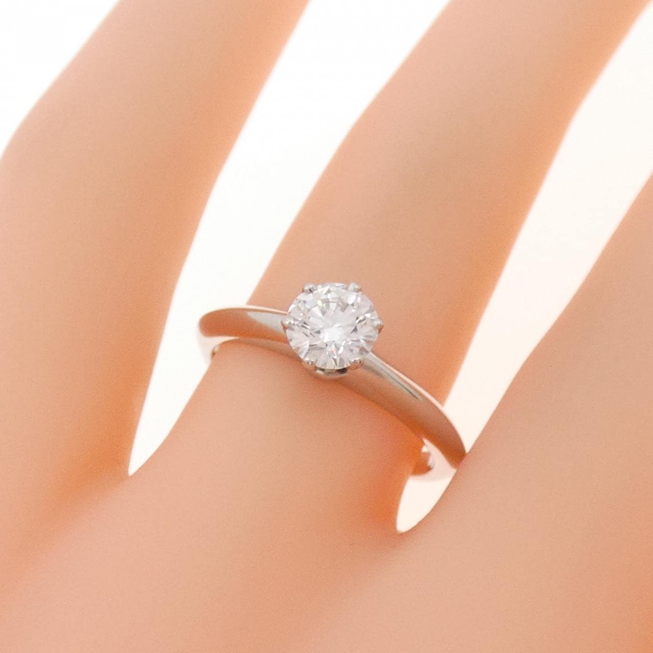 ティファニー クラシックソリティア リング 0.54CT D VS2
