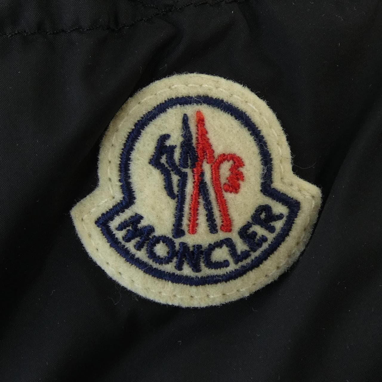 モンクレール MONCLER ダウンジャケット