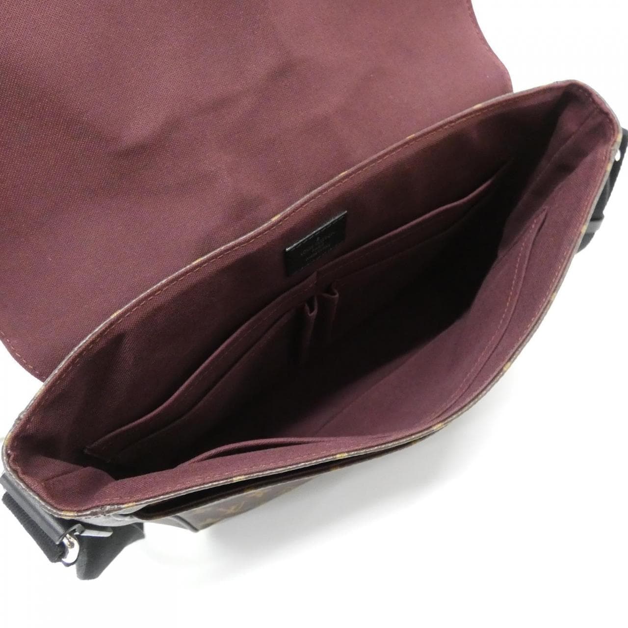 ルイヴィトン モノグラム マカサー ディストリクト M40934 ショルダーバッグ