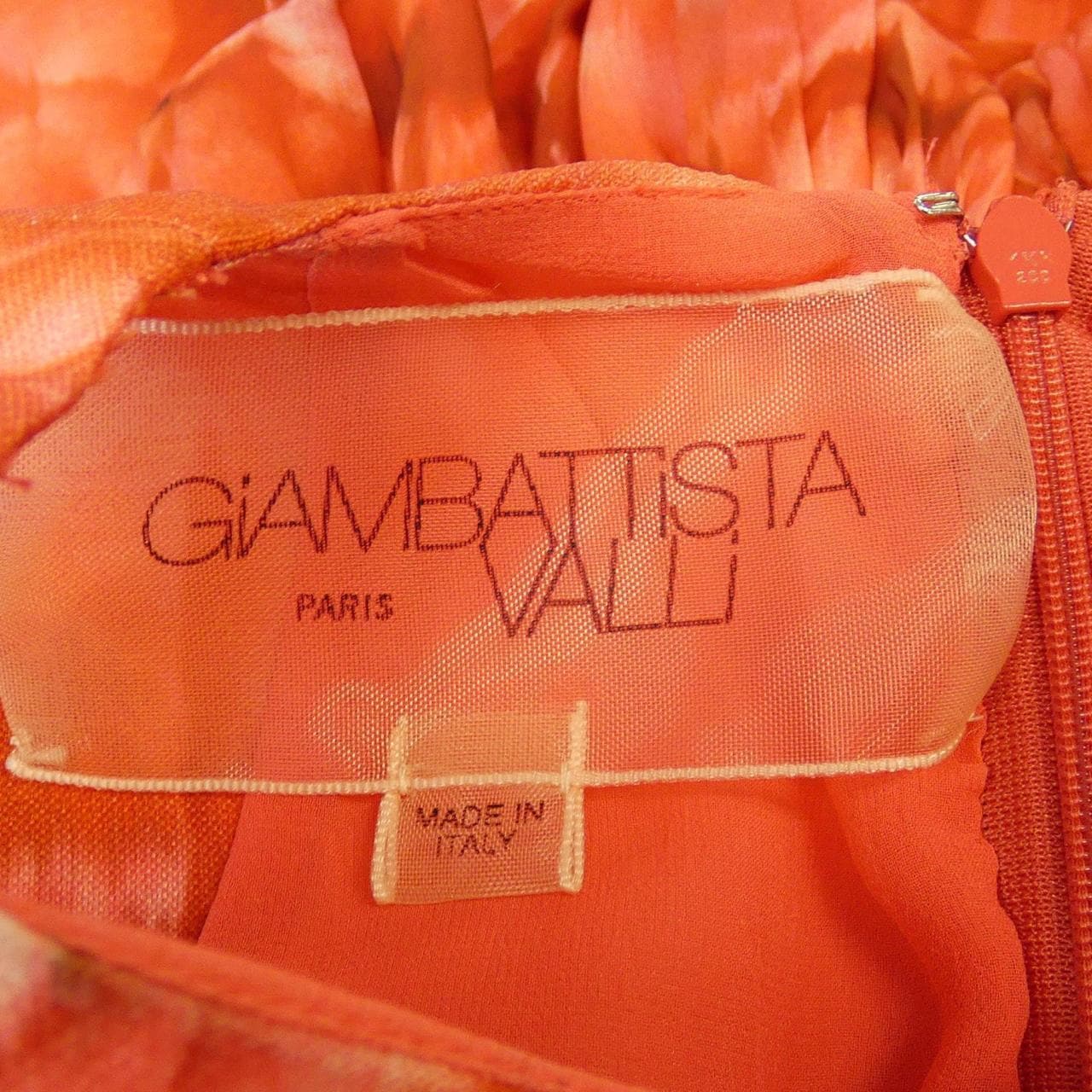 GIAMBATTISTA VALLI詹巴蒂斯塔·瓦利 (Giambattista Valli) 一件作品