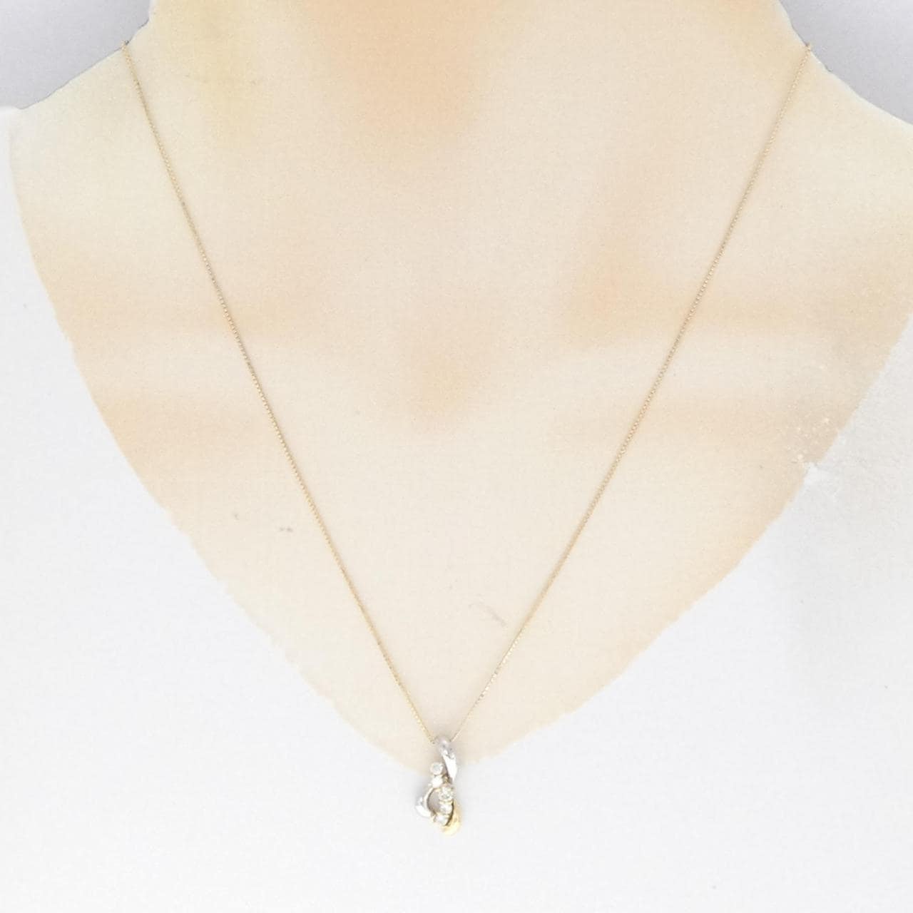 K18YG/PT Diamond necklace 0.20CT