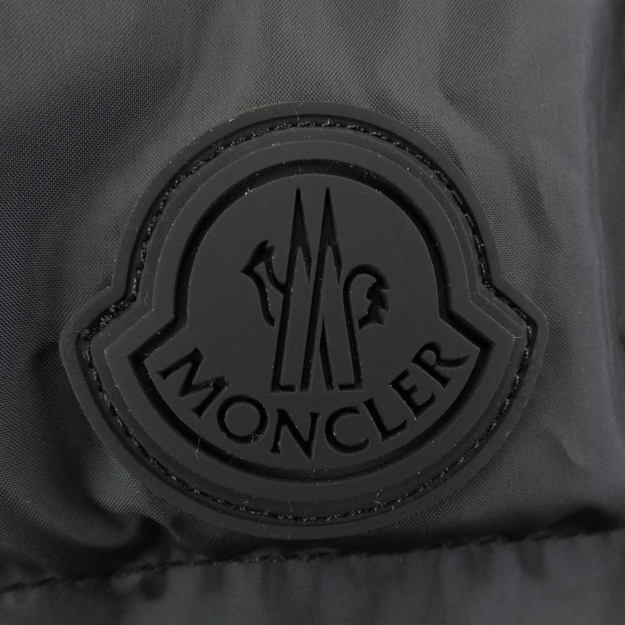 モンクレール MONCLER ダウンジャケット