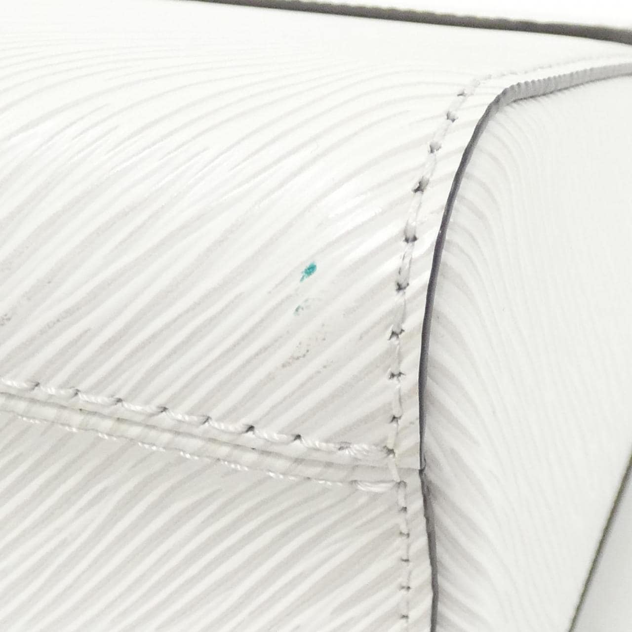 ルイヴィトン エピ ツイスト MM M21111 ショルダーバッグ