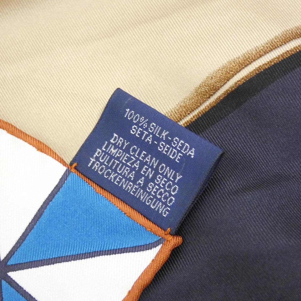エルメス L'HEURE DES GANTS カレ スカーフ