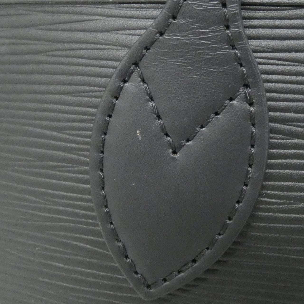 ルイヴィトン エピ ネヴァーフル MM M40932 バッグ