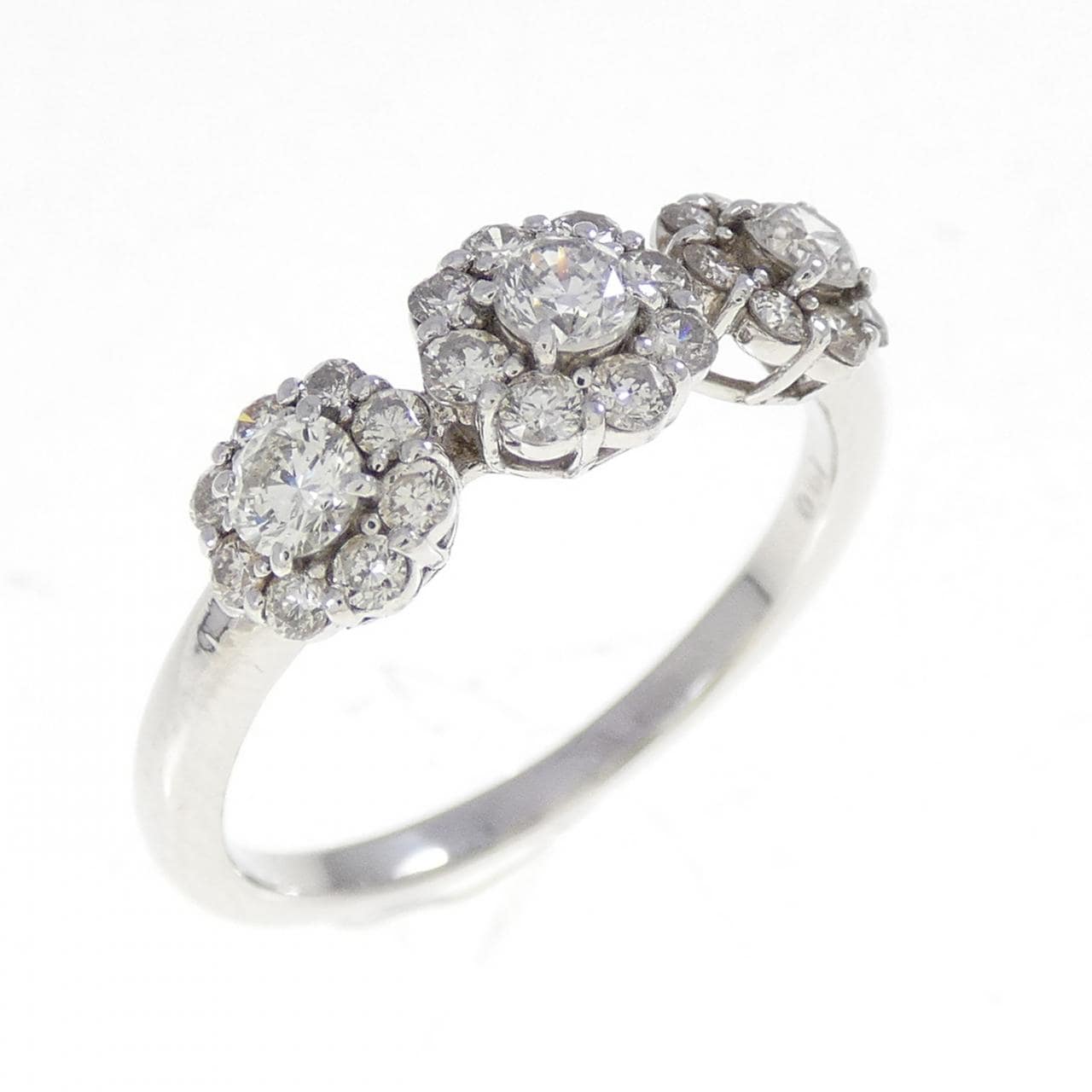 PT900 フラワー ダイヤモンド リング 0.67CT