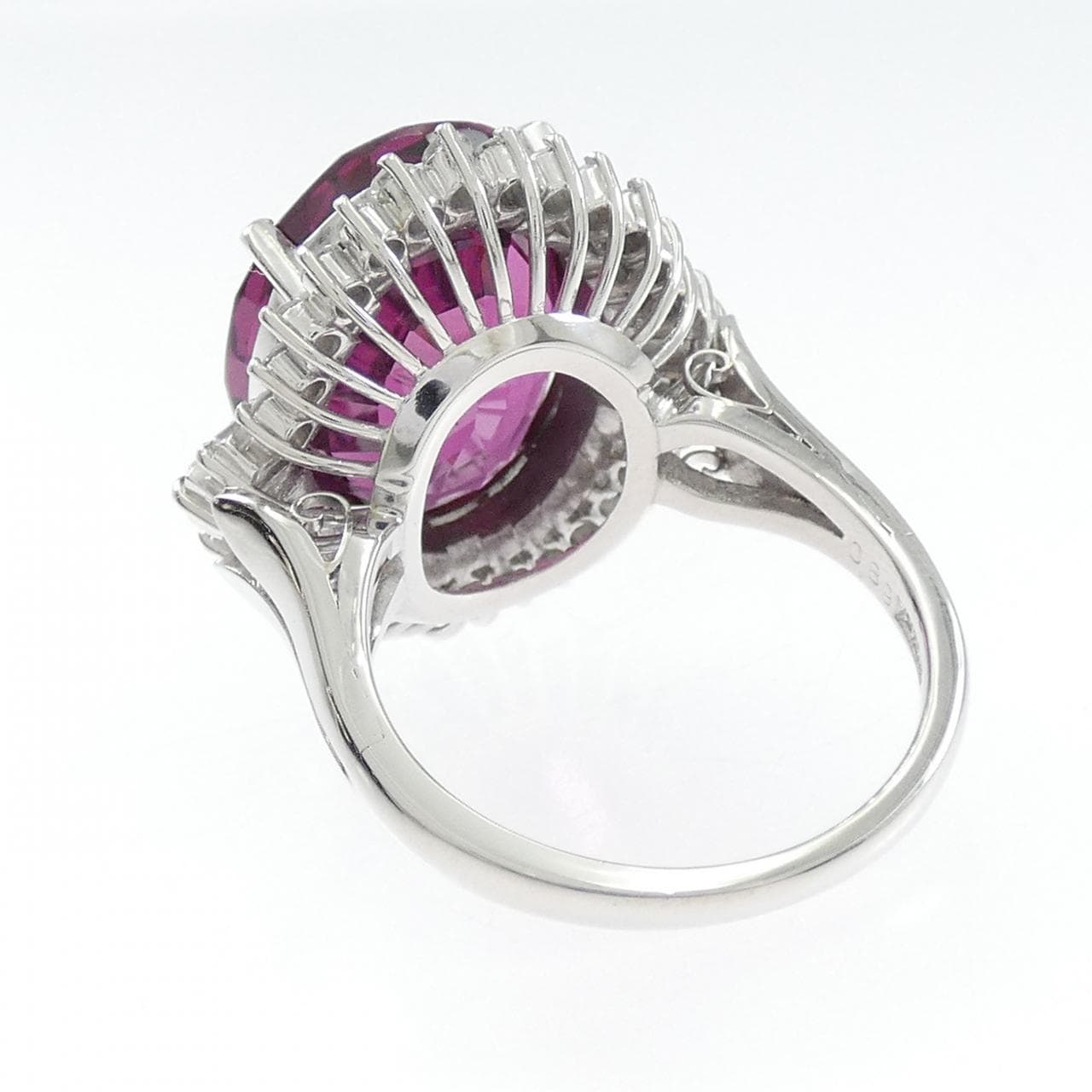 PT900 ガーネット リング 14.87CT