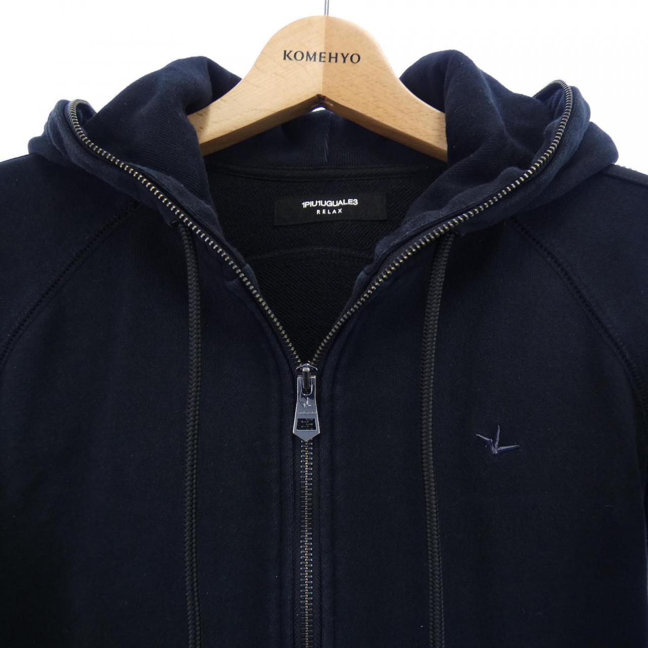 ウノピゥウノウグァーレトレリラックス 1PIU1UGUALE3 RELAX パーカー