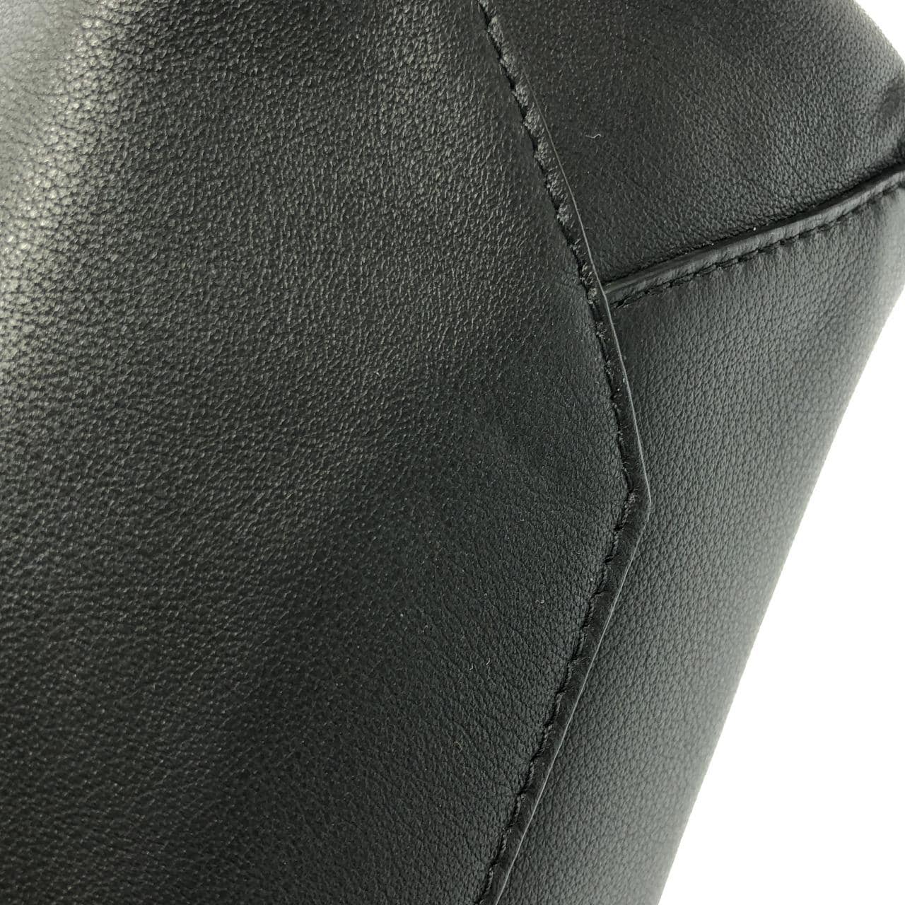 バレンシアガ PAPIER MINI A4 ZIP AROUND 357333 DLQ0N バッグ