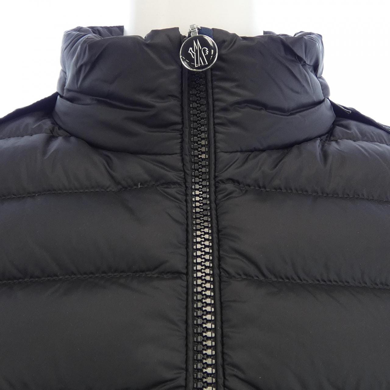 モンクレール MONCLER 10939B00006 M1122 ダウンジャケット