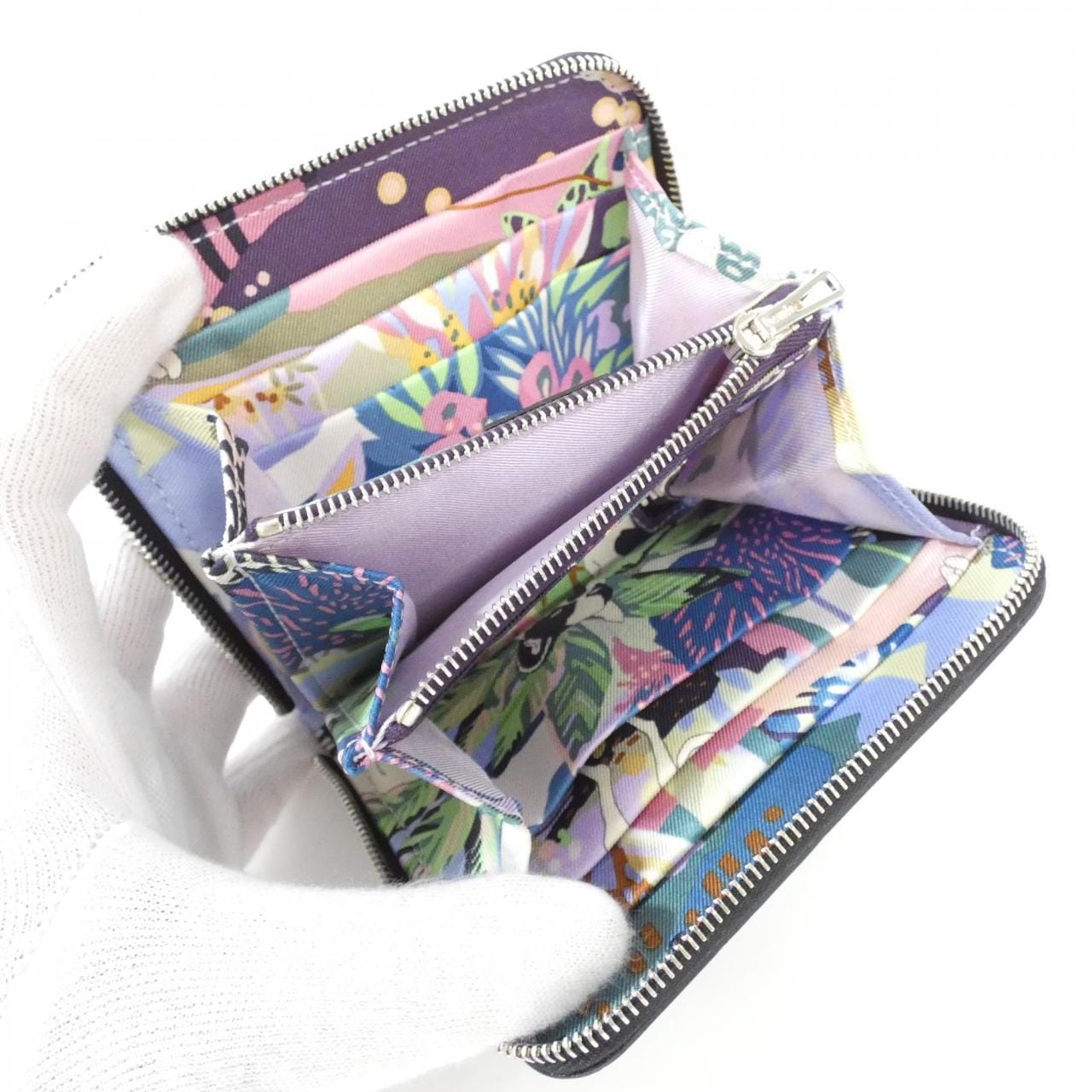 【未使用品】エルメス EN LIBERTE シルク イン コンパクト 084266CK 財布