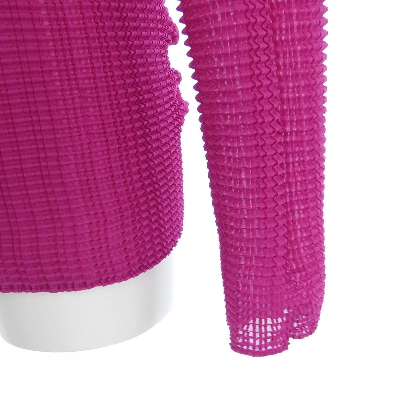 イッセイミヤケ ISSEY MIYAKE トップス