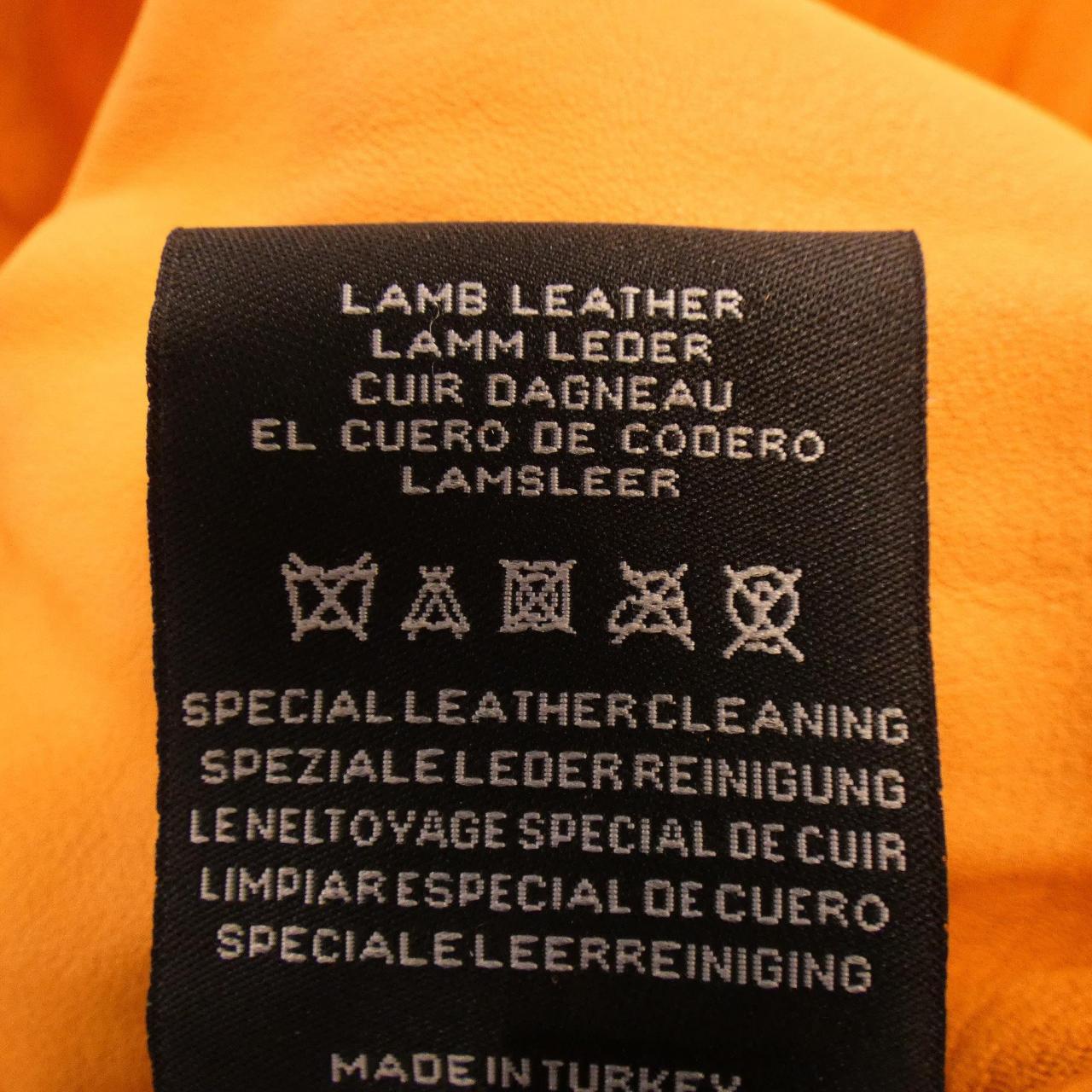 アルマ ARMA JURIAN パーカー