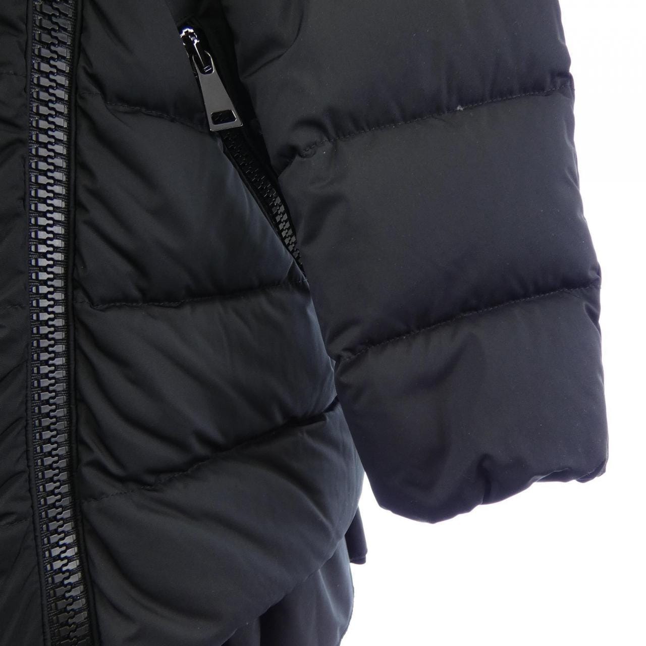 モンクレール MONCLER CHENONCEAU ダウンジャケット