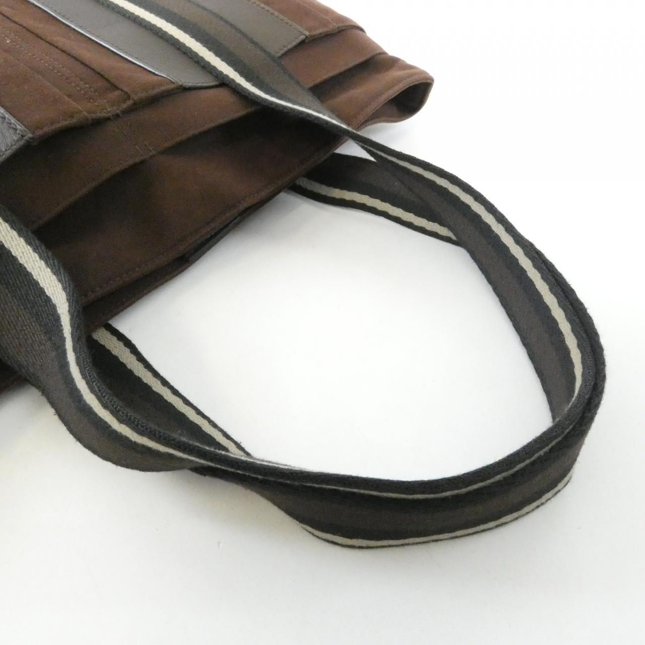 エルメス トロカ ホリゾンタル MM 049233CK バッグ