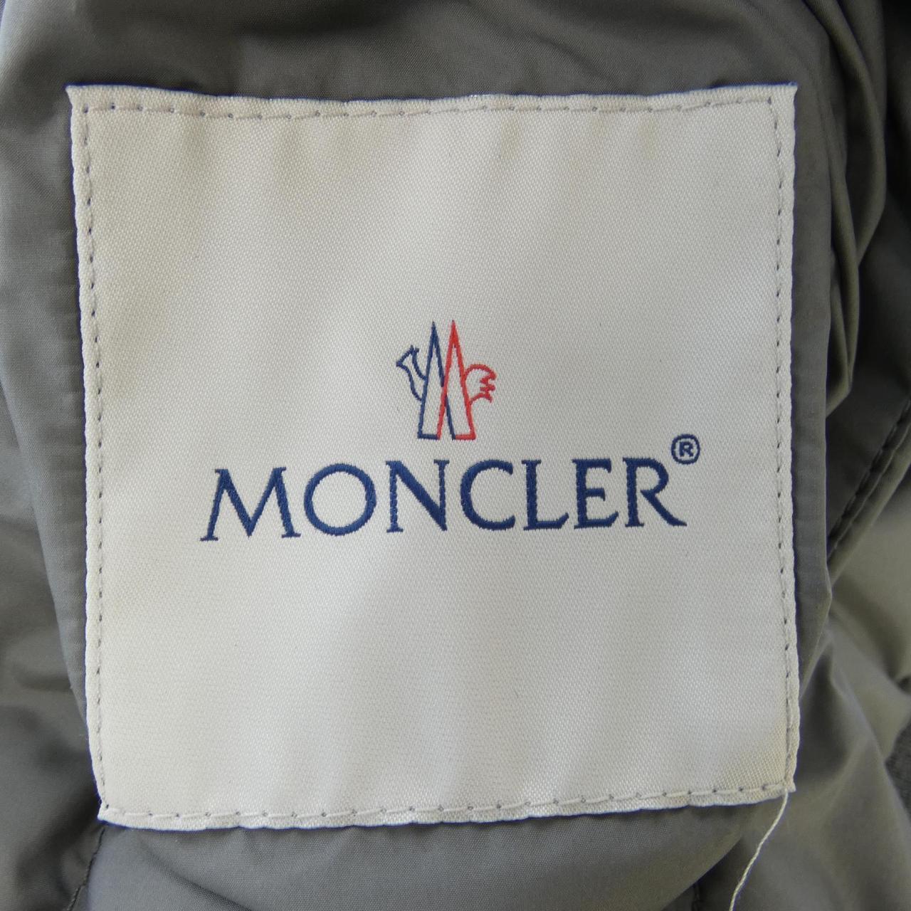 モンクレール MONCLER ダウンジャケット