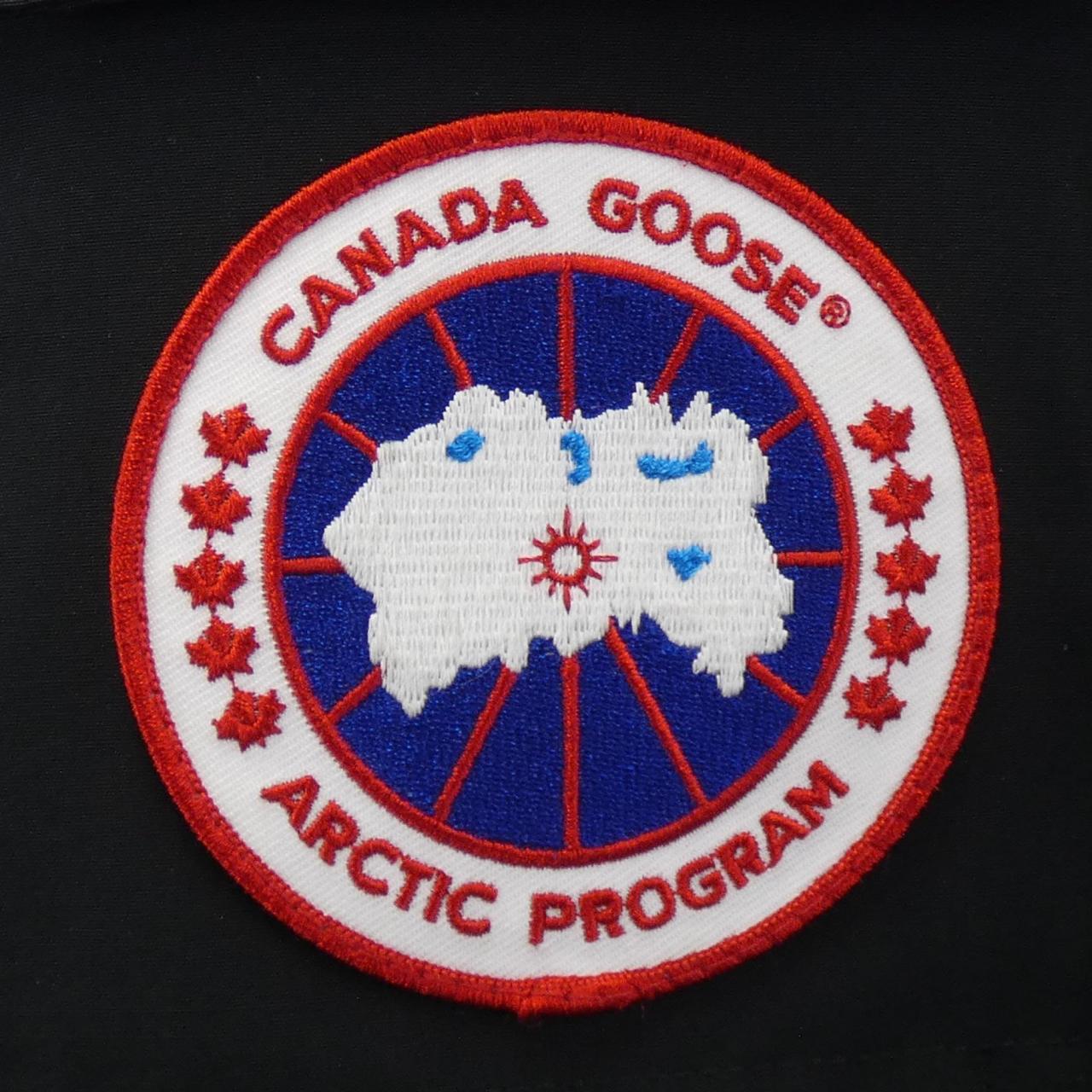 カナダグース CANADA GOOSE ダウンジャケット