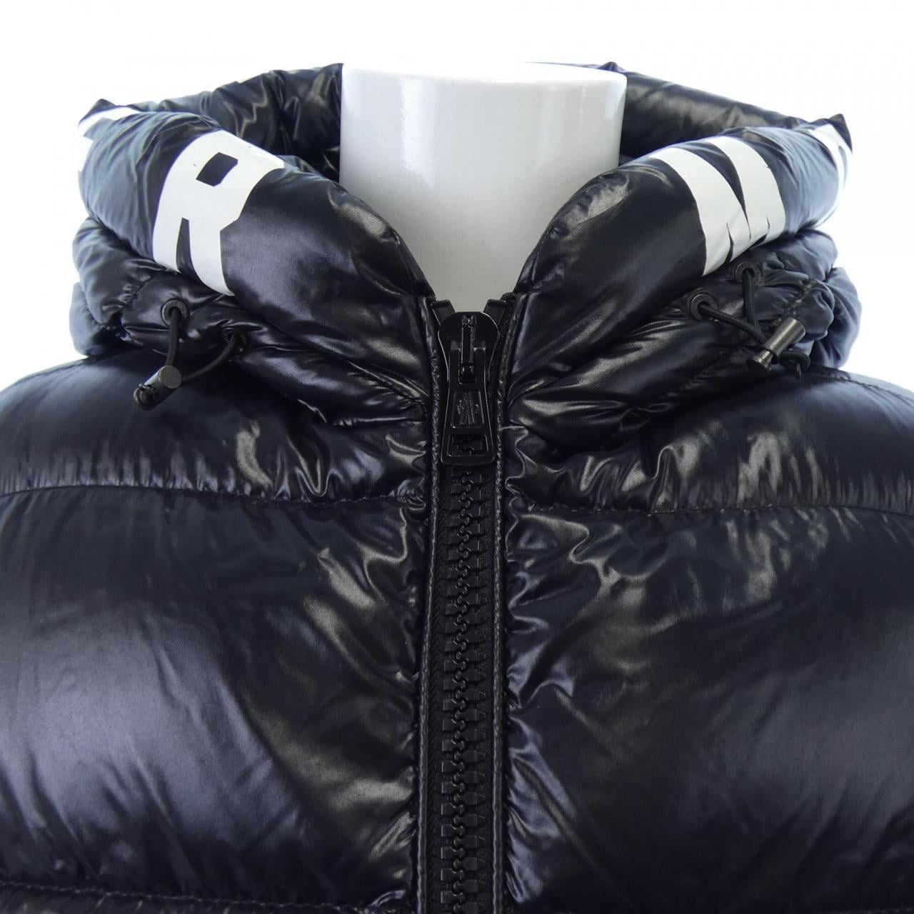 モンクレール MONCLER ダウンジャケット