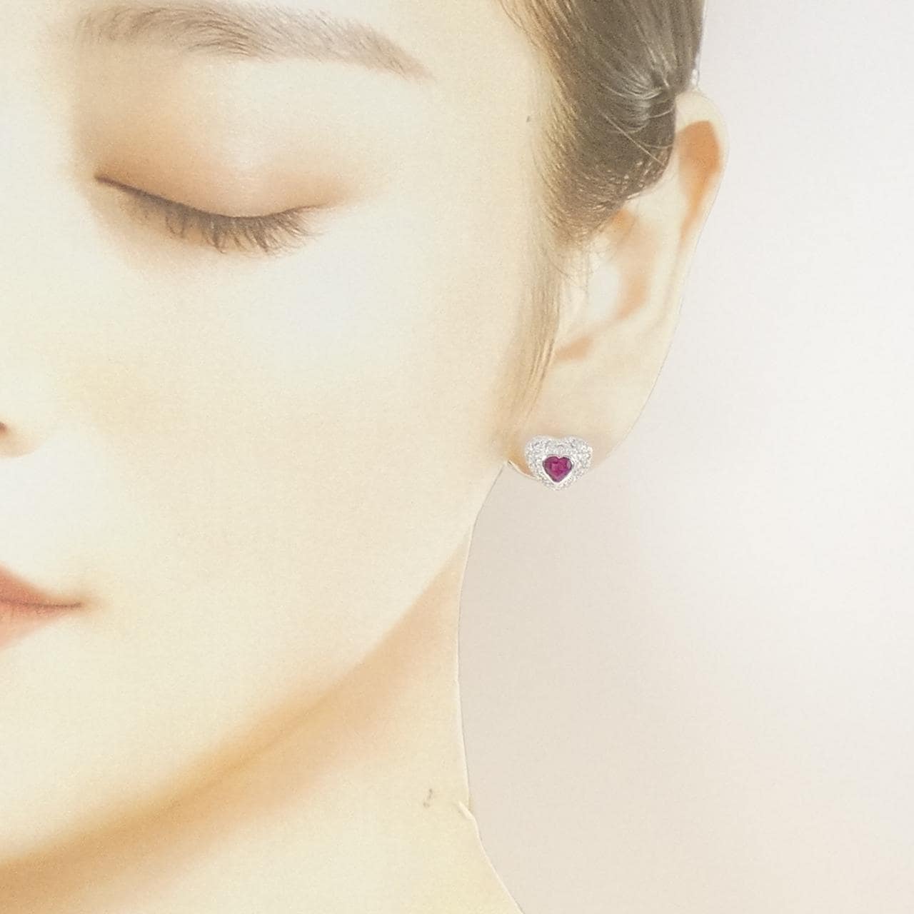 K18WG ハート ルビー ピアス 1.06CT