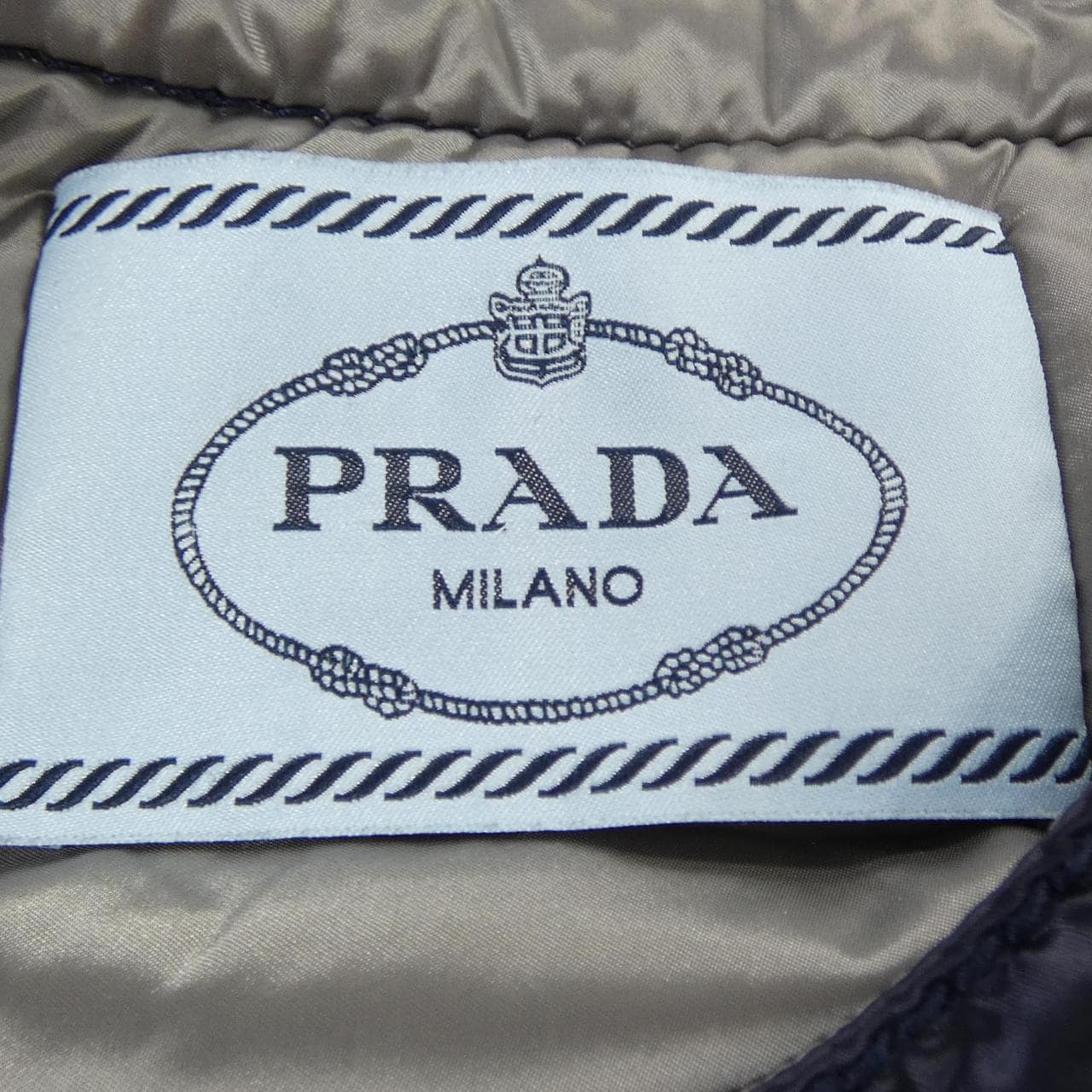プラダ PRADA トライアングルロゴ 29B831 R152 1DAB ダウンジャケット
