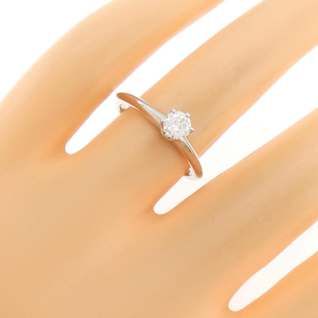 ティファニー クラシックソリティア リング 0.30CT H VVS1 3EXT