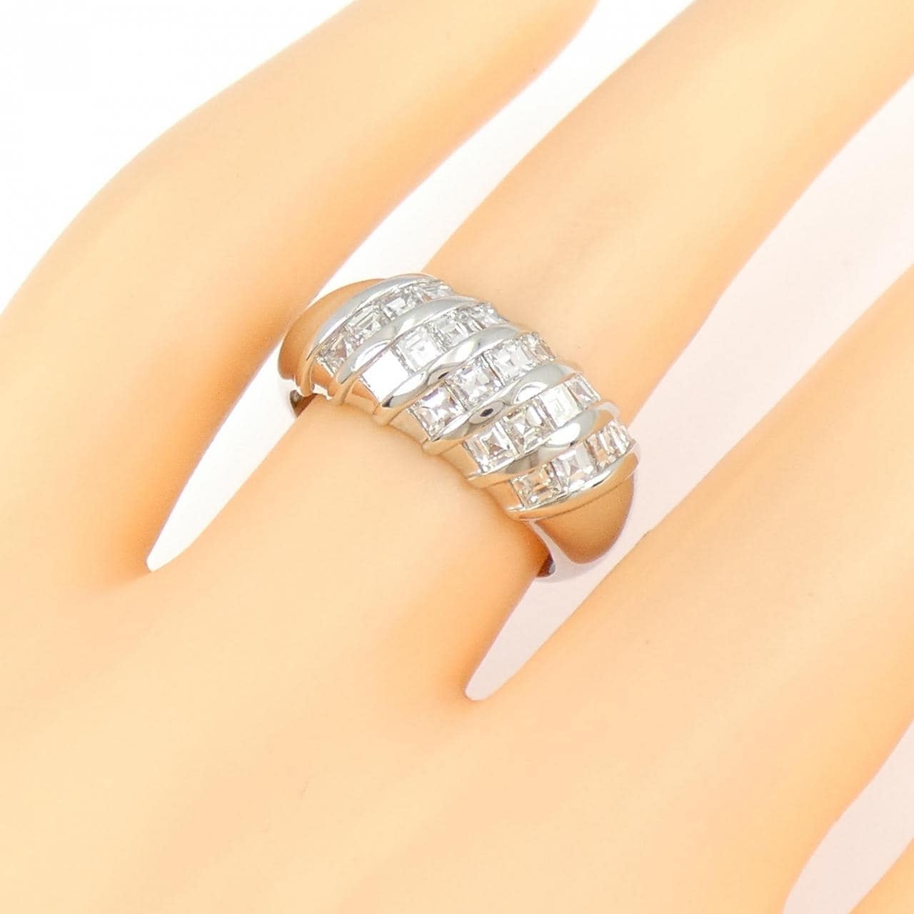 PT900 Diamond Ring 1.00CT