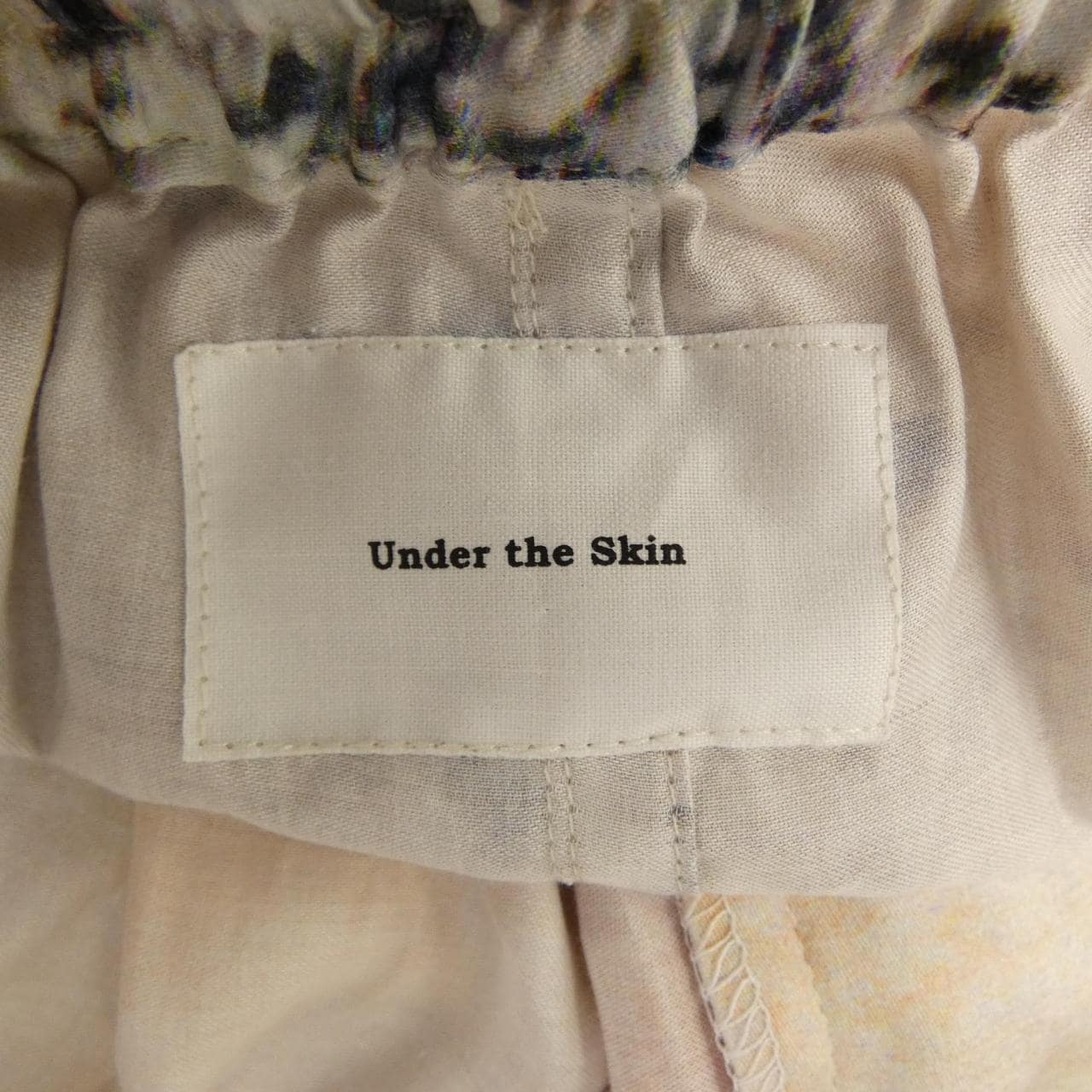 Under the Skin パンツ