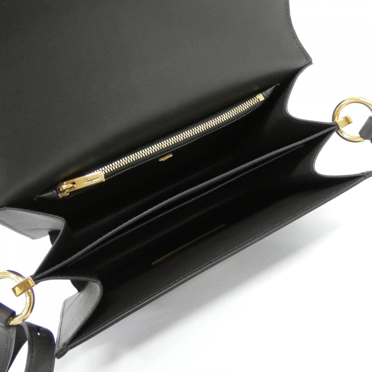 サルヴァトーレフェラガモ 21 H321 ショルダーバッグ