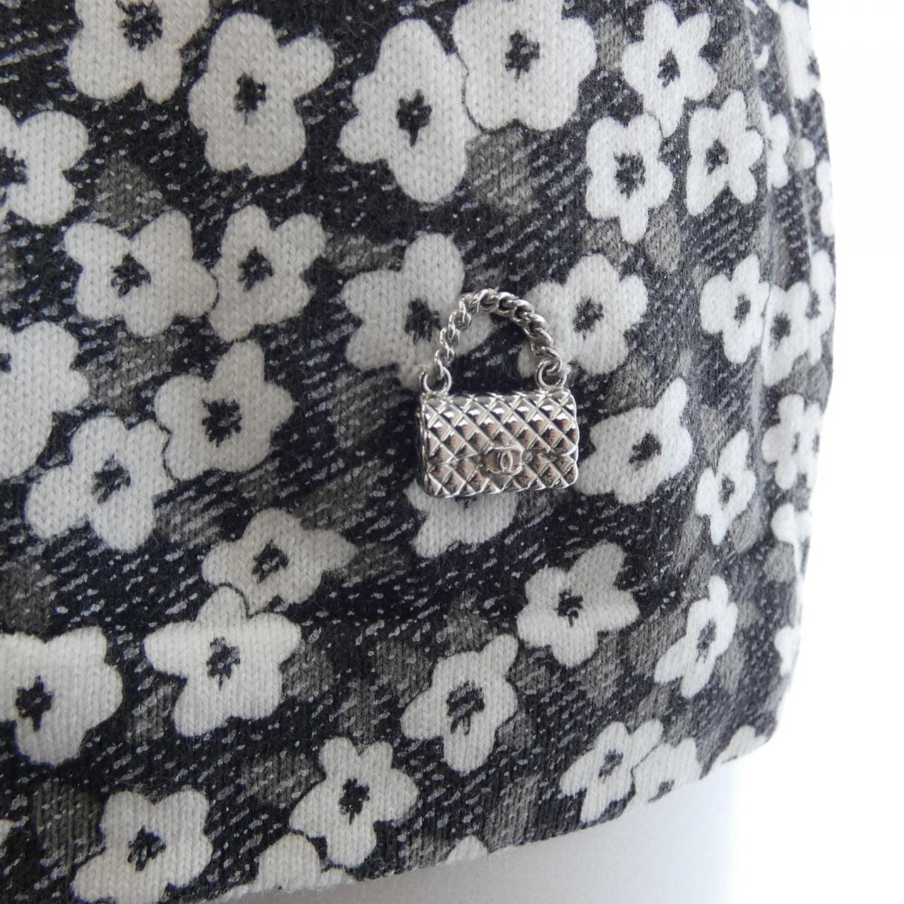 シャネル CHANEL LOOK23 P77924K11270 Tシャツ