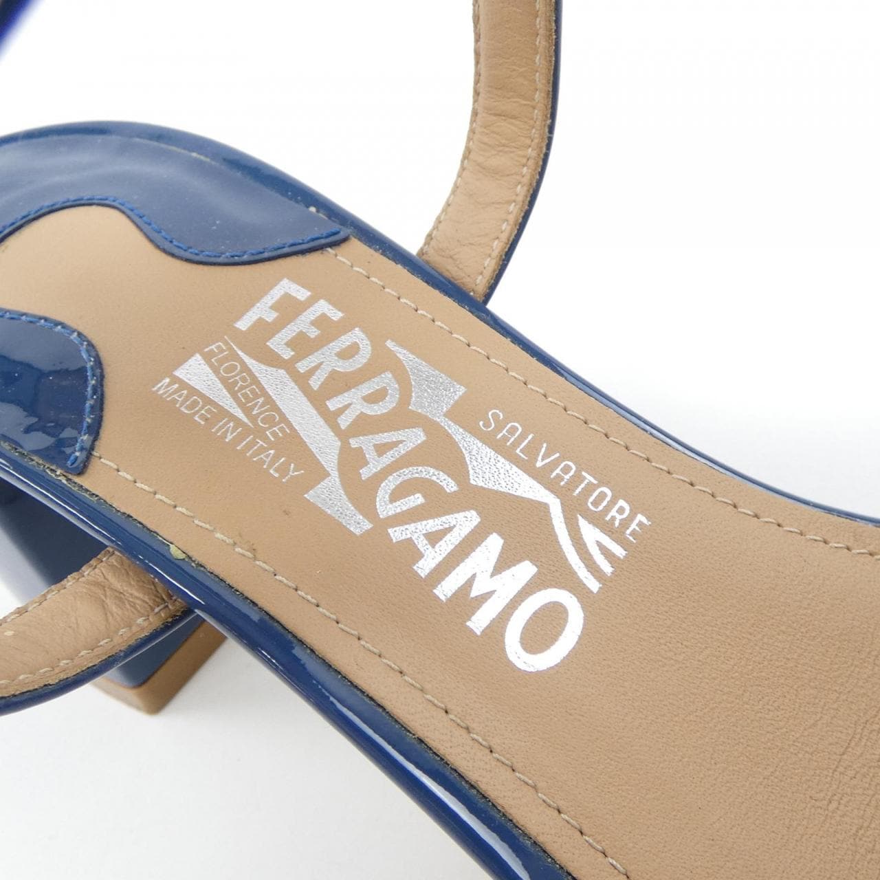 サルヴァトーレフェラガモ SALVATORE FERRAGAMO サンダル