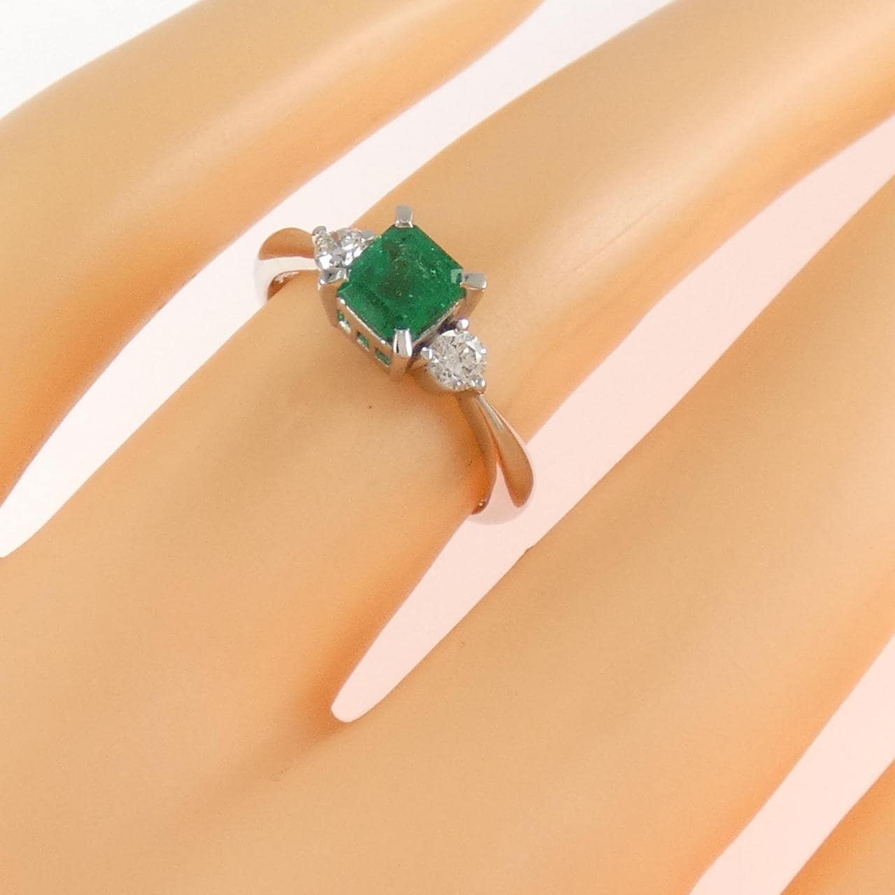 PM900 エメラルド リング 0.64CT