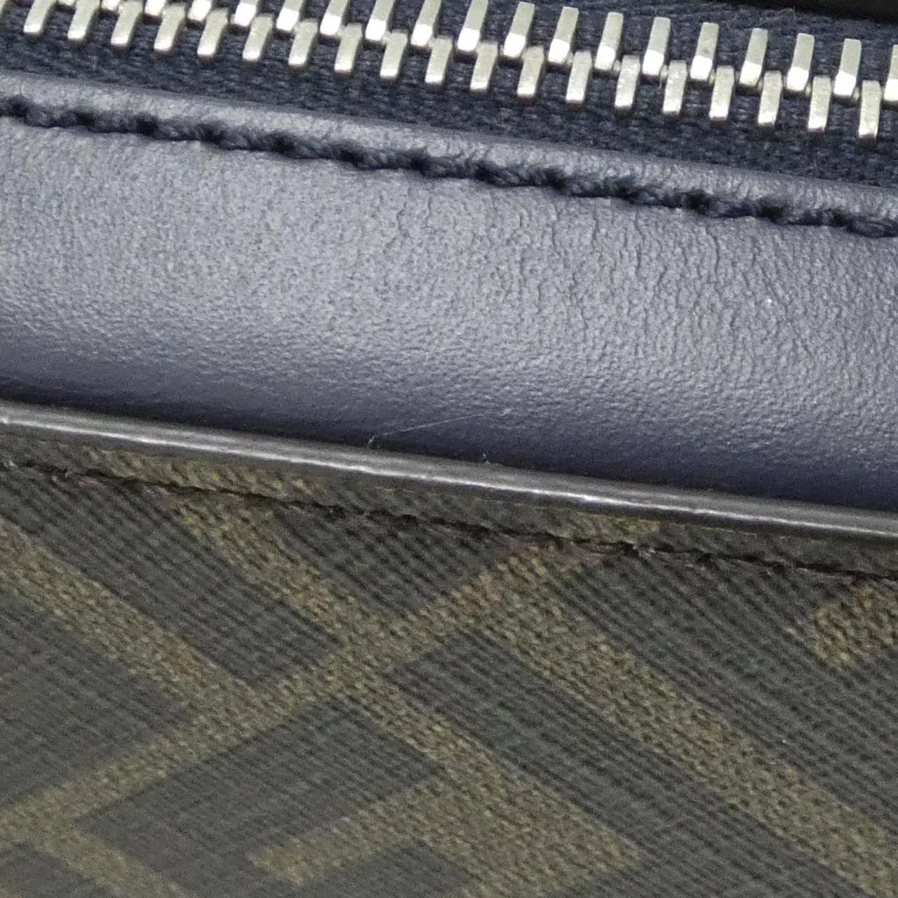 フェンディ スクエア FF 7M0357 AFF2 ショルダーバッグ