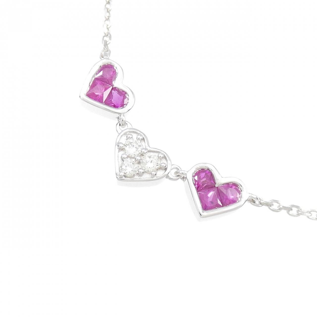 K18WG heart ruby necklace