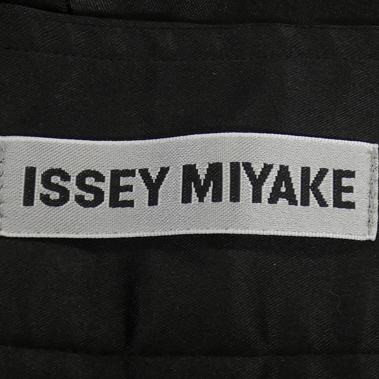 イッセイミヤケ ISSEY MIYAKE IM23FF528 パンツ