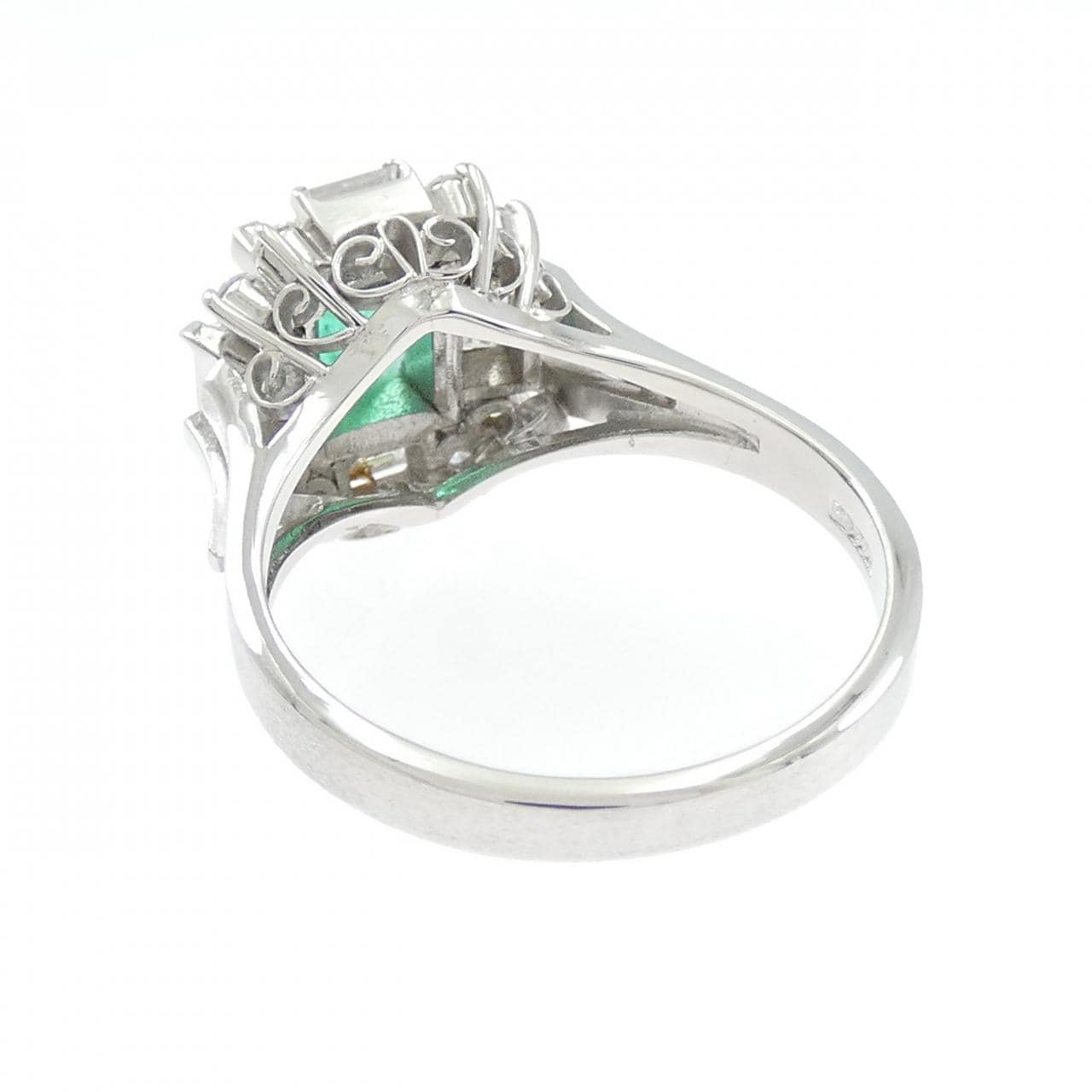 PT900 Emerald Ring 0.88CT