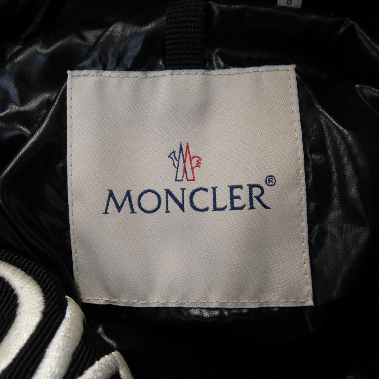 モンクレール MONCLER ダウンジャケット