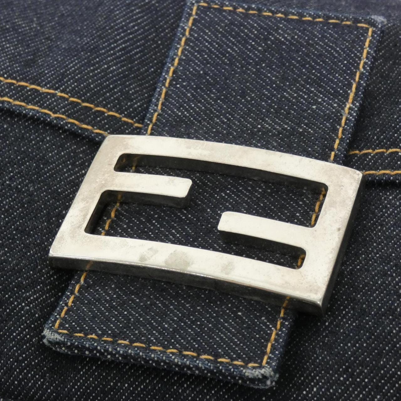 【ヴィンテージ】フェンディ バゲット 26424 ショルダーバッグ