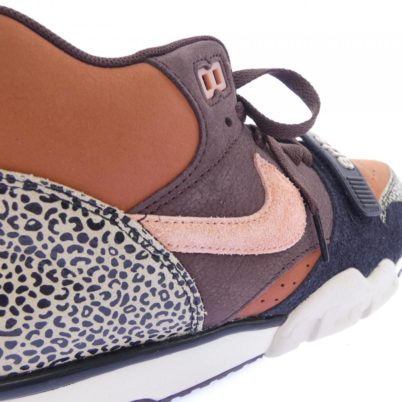 ナイキ NIKE IF0501-200 スニーカー