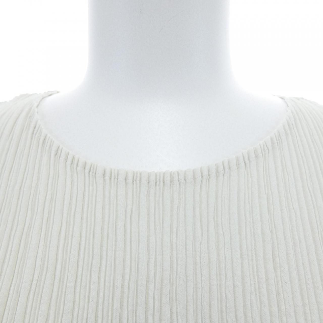 イッセイミヤケ ISSEY MIYAKE IM04FJ610 トップス