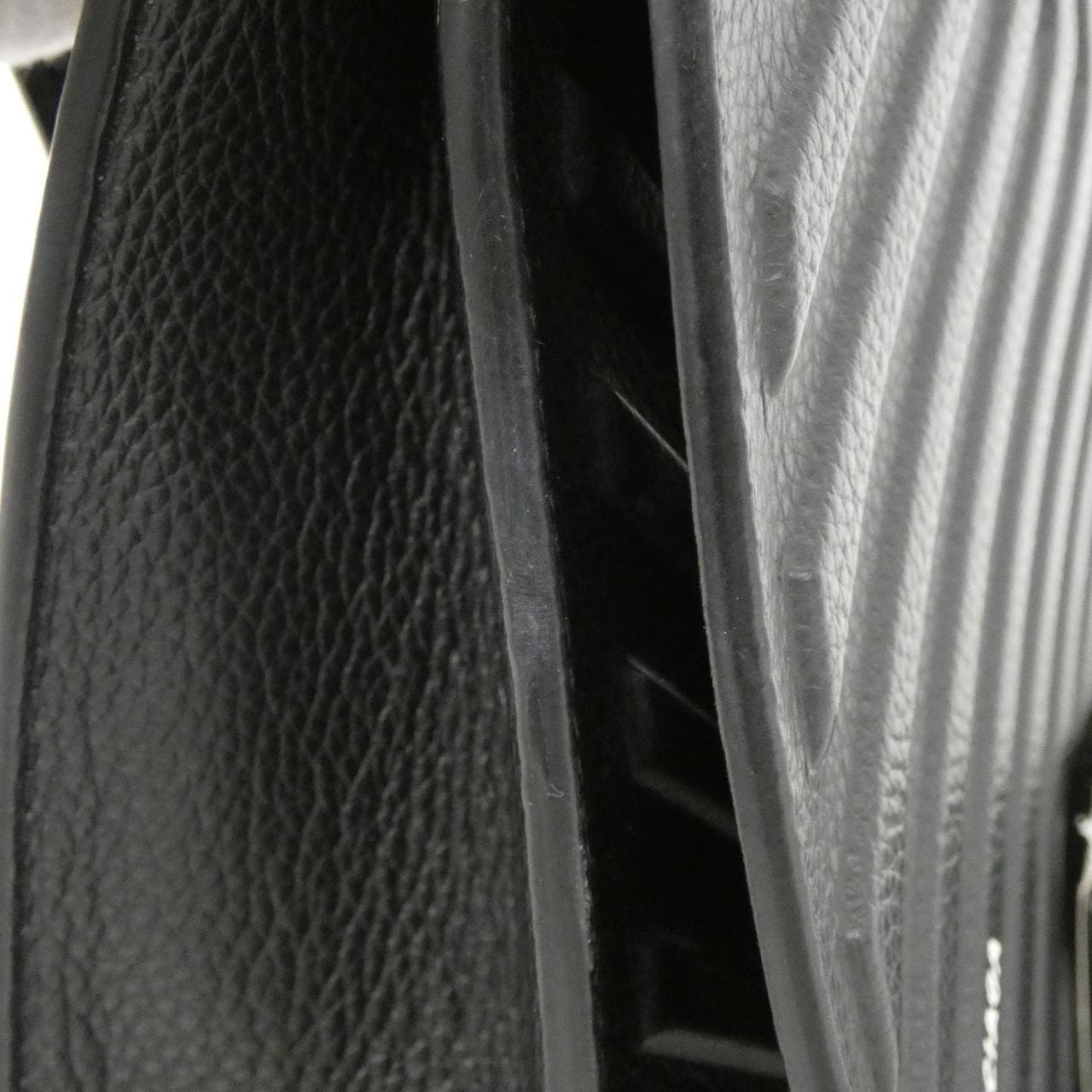 バレンシアガ カー フラップ 679465 2103I ショルダーバッグ