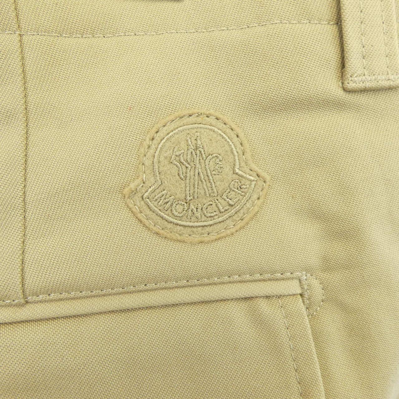 モンクレール MONCLER 10912B00010 ショートパンツ