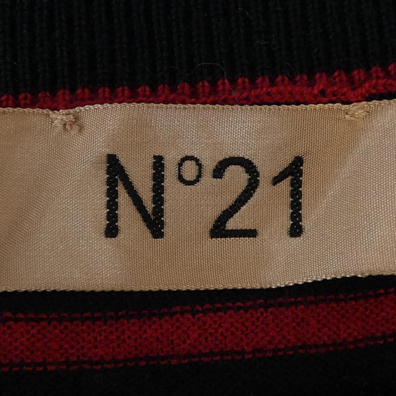 ヌメロヴェントゥーノ N°21 ニット